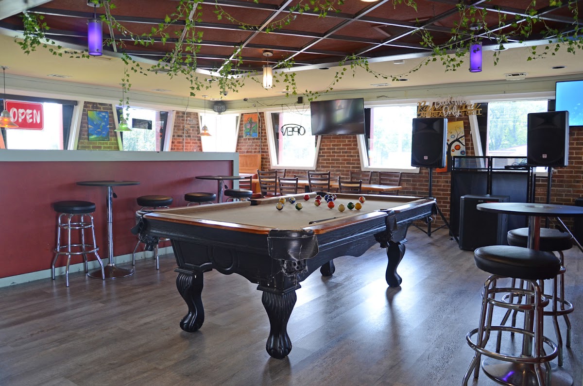 Randevou Caribbean Bar & Grill